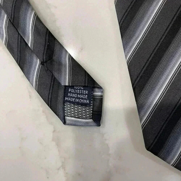 APT. 9 Necktie Gray Black White Stripes 100% Polyester Workwear Professional - Picture 3 of 5